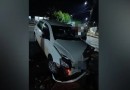 Mulher fica ferida após grave colisão seguida de capotamento no bairro Cango