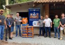 Cães abrigados no Centro de Zoonoses de Francisco Beltrão recebem mais de 200 quilos de ração doados pelo Revebel