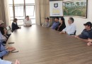 Prefeitura e Itaipu debatem parceria para asfaltamento no interior