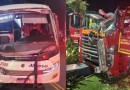 Caminhão dos bombeiros é atingido por ônibus a caminho de incêndio