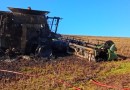 Colheitadeira pega fogo em propriedade no interior