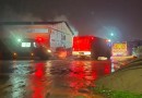 Incêndio de grandes proporções atinge cooperativa de recicláveis