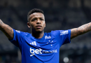 Cruzeiro vence Flamengo de virada e chega à quarta vitória consecutiva