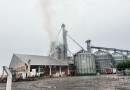 Corpo de Bombeiros combate incêndio em silo de cooperativa