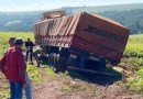 Após 13 dias atolado, caminhão é retirado de lavoura