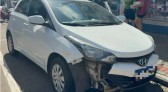 Jovem fica ferida após colisão entre carro e moto no centro de Francisco Beltrão