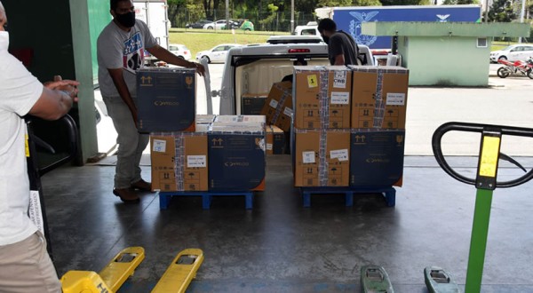 Paraná recebeu hoje mais 161.460 doses de vacinas contra a Covid-19