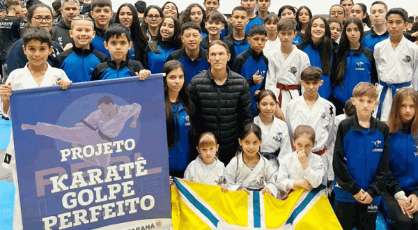Beltronenses conquistam título paranaense de karatê