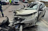Passageiro de carro é socorrido em estado gravíssimo após colisão com caminhão