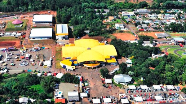 Diversão garantida: domingo promete esportes, brinquedos e até drones no centro de eventos