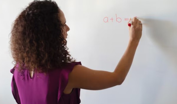 Prefeitura inicia habilitação de aprovados em concurso para professores