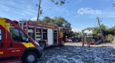 Caminhoneiro fica preso nas ferragens em grave acidente em Itapejara D’Oeste