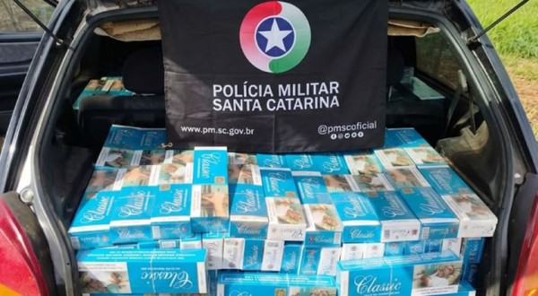 Carga de cigarros contrabandeados é apreendida após perseguição