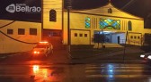 Mulher dá garrafada em ex e acaba ferida durante briga em bar