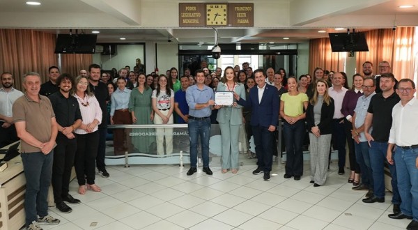 Curso de Enfermagem da Unipar recebe Moção de Aplausos da Câmara de Vereadores