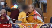 Dalai Lama beija menino na boca e pede desculpa após vídeo viralizar