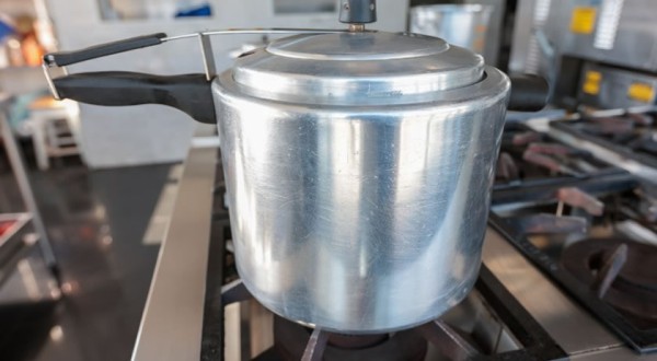 Corpo de Bombeiros do Paraná alerta para riscos e cuidados no uso da panela de pressão