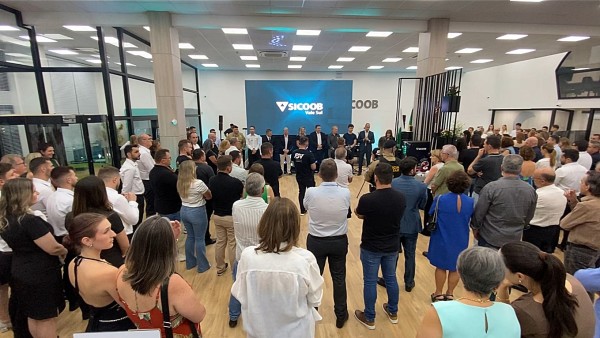 Sicoob Vale Sul reinaugura agência na Avenida Júlio Assis Cavalheiro 