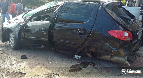 Motorista capota veículo e sofre graves ferimentos na cabeça em acidente Willy Barth