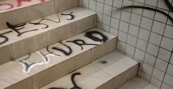 Mulher é presa por pichação e porte de droga no Teatro Municipal