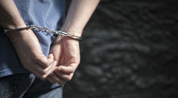 Homem procurado por roubo e organização criminosa é preso