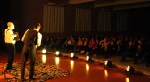Público lota Centro de Eventos para espetáculo “Assombro, Causos e Outros Encontros”