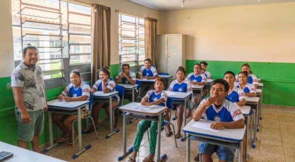 Entre as menores do País, taxa de analfabetismo do Paraná alcança mínima histórica