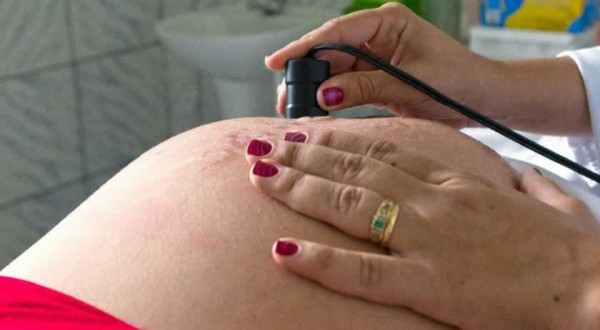 Gestação na adolescência cai 37% em 20 anos, diz estudo