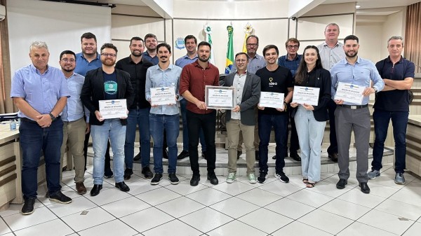 Núcleo IDEA da ACEFB recebe homenagem no legislativo