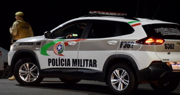 Homem tem celular furtado após emprestar aparelho no Centro