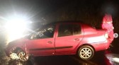 Carro acaba capotando após saída de pista na PR 158