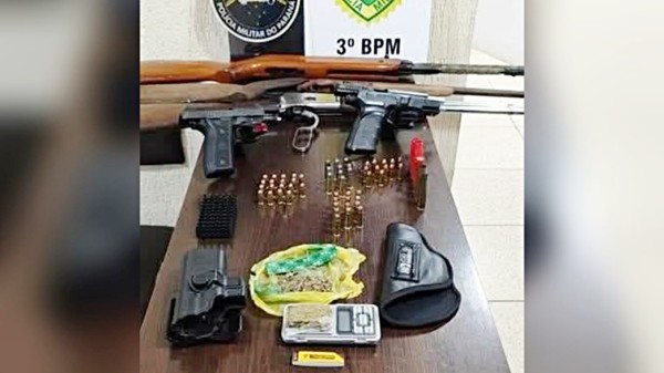 Polícia Militar identifica suspeitos e apreende armas e drogas em ocorrência de disparos de arma de fogo em Pato Branco