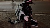 Mulher fica ferida em colisão entre carro e moto
