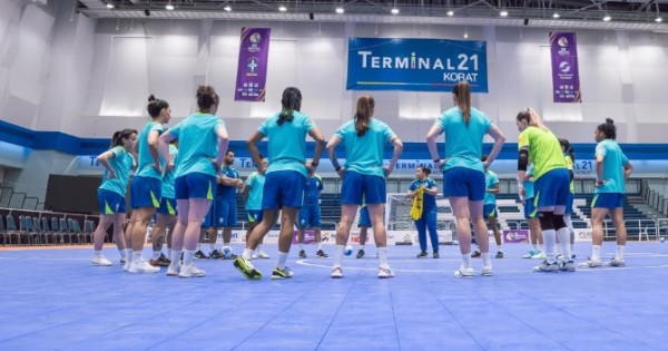 Brasil inicia reta final de preparação na Tailândia antes da primeira Copa do Mundo