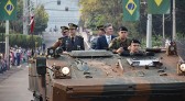Milhares de pessoas acompanharam o desfile Cívico-Militar de 7 de setembro no novo Espaço Cívico de Beltrão