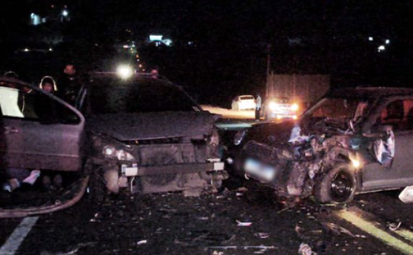 Colisão frontal deixa duas pessoas feridas na PR-281