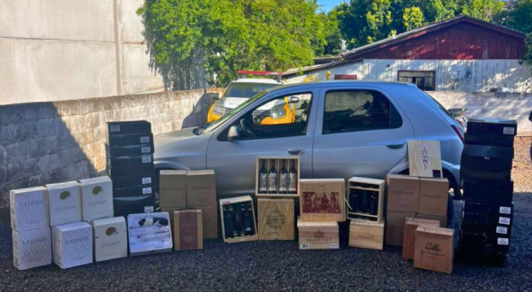 Polícia apreende 51 caixas de vinho argentino em área de mata