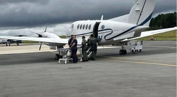 Bebê de 14 dias é transportado de avião e helicóptero para cirurgia cardíaca urgente