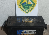 Dois homens são presos por furto de bateria