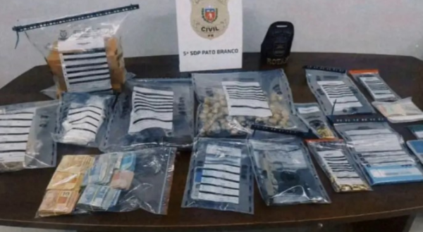 Polícia Civil e Militar apreendem fuzil, drogas e dinheiro durante operação