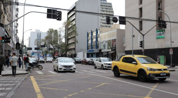 No Paraná, 75,8% da frota tributada pagou IPVA lançado em 2024; veja como regularizar