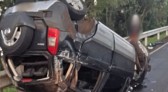 Motorista perde o controle e capota carro na PR-483