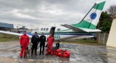 Cães e bombeiros do Paraná embarcam para o RS para ajudar em buscas por vítimas