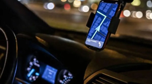 Passageira se recusa a pagar corrida e ameaça motorista de aplicativo