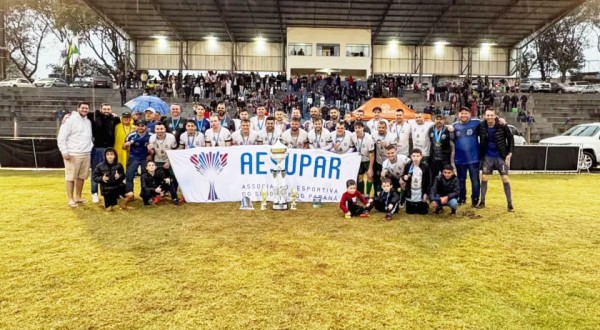 Dois Vizinhos conquista o título da Série Prata na Copa Aesupar de Futebol
