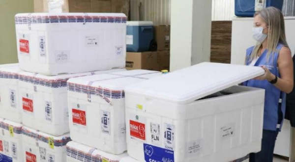 Estado recebe lote com mais de 147 mil vacinas CoronaVac