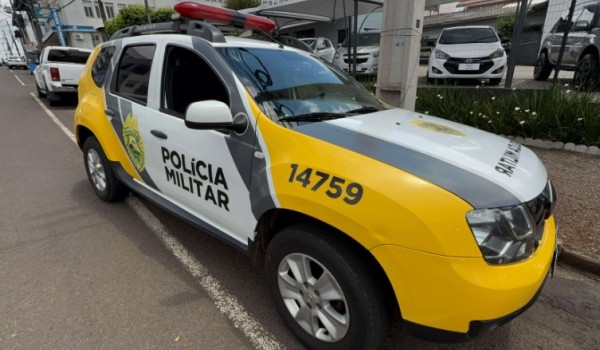 Homem é preso após agredir o pai e ameaçar policiais com faca