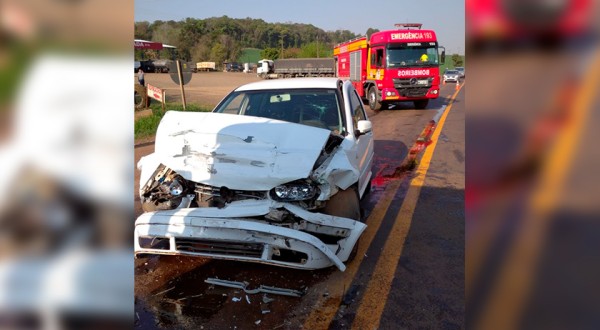 Acidente deixa três feridos na BR-158