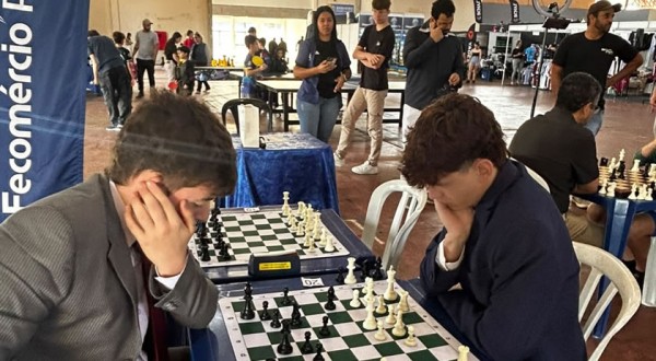 Francisco Beltrão sedia torneios de xadrez com participação de grandes mestres