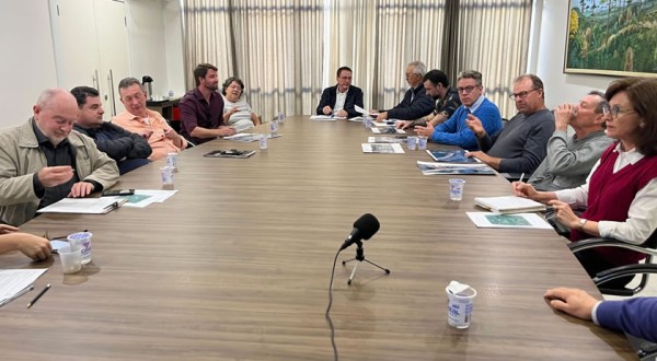 Moradores debatem proposta de desenvolvimento para a Estrada do Picadão